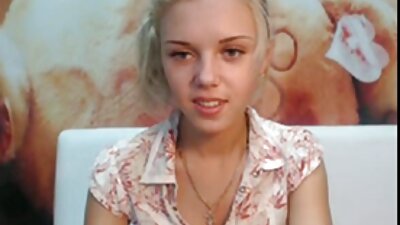 Brunette teenager viser hendes skide færdigheder på porno audition